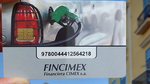 Fincimex amplía devoluciones de tarjetas en CUP: ¿se consolida la venta de combustible en dólares?