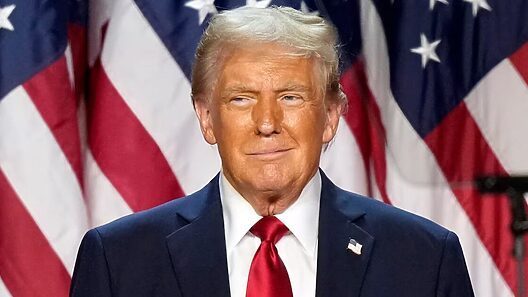 Donald Trump no descarta un tercer mandato en 2028 a pesar de las restricciones constitucionales