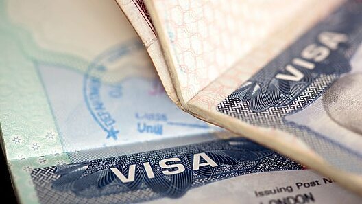 Consigue una visa de 5 años a Estados Unidos siendo cubano y viaja antes del probable cierre