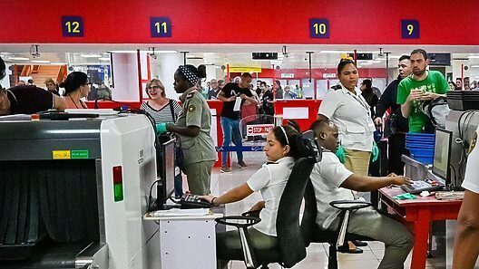 China asegura que «modernizará» la Aduana de Cuba para hacerla «competitiva» a nivel mundial