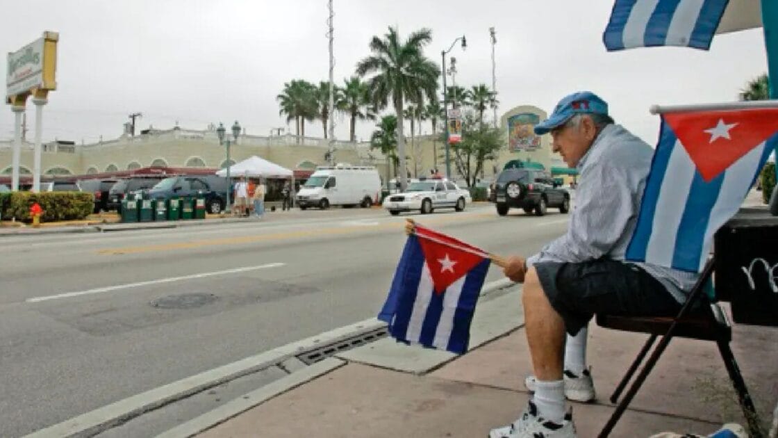 cubanos miami vuelos remesas