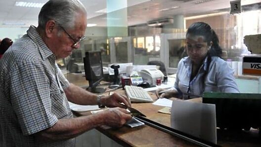 Información a jubilados cubanos: «Tarde o temprano el dinero siempre llega»