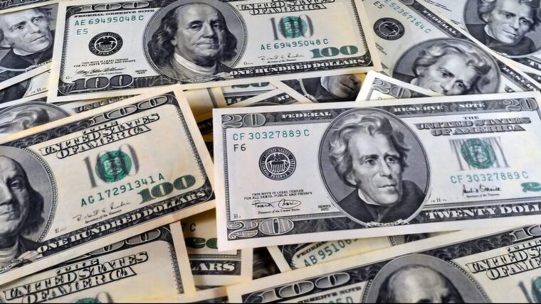 El precio del dólar sube en el mercado informal de Cuba. Tasas de cambio hoy