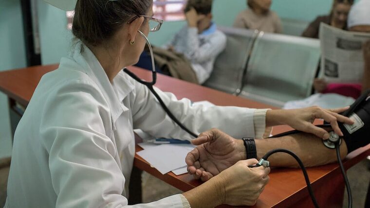 Cuba ofrece la carrera de Medicina sin necesidad de pruebas de ingreso