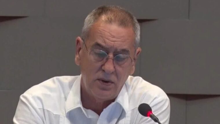 Ministro de Economía de Cuba: “viene mejorando el balance de alimentos”, aunque los precios aún no bajan