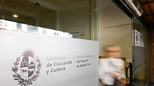 Se frenan algunos trámites de cubanos en Uruguay por estas razones