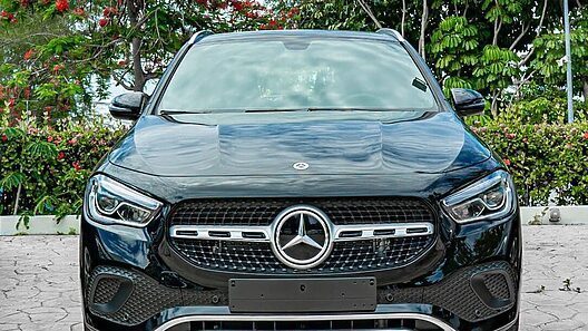Venta de autos en Cuba ahora en euros: distribuidor de Mercedes-Benz cambia las reglas del juego