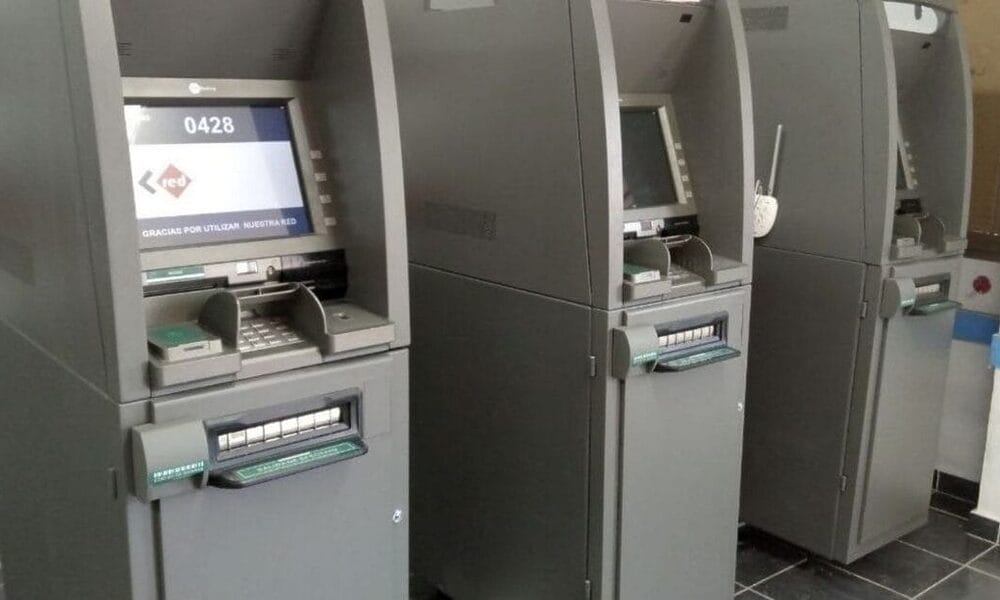 cajeros bancos dinero efectivo