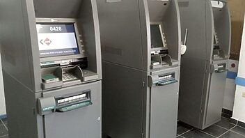 cajeros bancos dinero efectivo