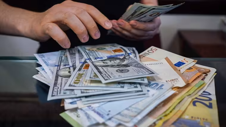 Así está el precio del dólar hoy en Cuba: Las tasas de cambio en el mercado informal cubano