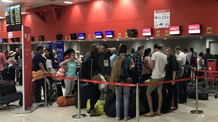 Se acabó, más obstáculos para salir de Cuba: Este país comenzará a exigir visa de tránsito a los cubanos