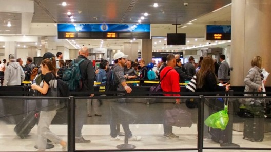 Trump prohíbe los viajes de turismo de estadounidenses a Cuba, las transacciones económicas e impone medidas de línea dura contra el gobierno de la isla