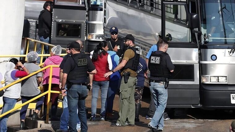 Gobierno de Trump promete aumentar las redadas y arrestos de inmigrantes en centros de trabajo y viviendas: ICE intensifica los operativos