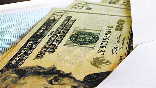 Hogares de 3 personas en Estados Unidos pueden recibir hasta $768 dólares