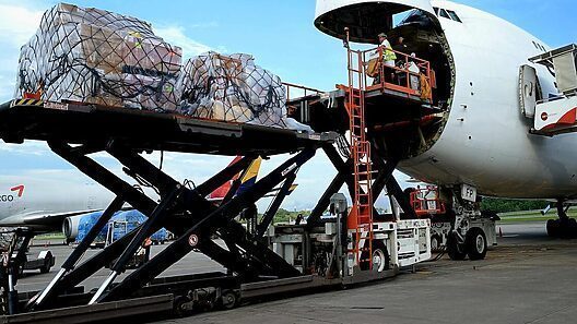 Cuba autoriza a una empresa de Miami para operar servicios de vehículos, alimentos, bebidas, electrodomésticos, combustible y telefonía celular, entre otros
