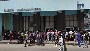 crisis efectivo bancos cubanos