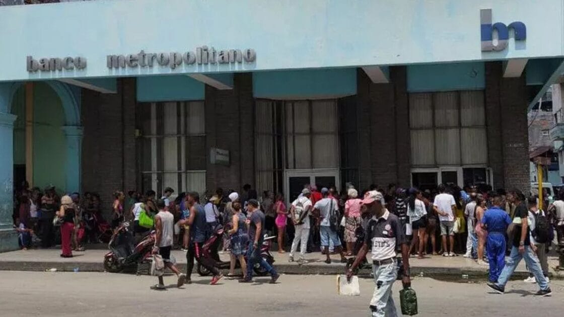 crisis efectivo bancos cubanos