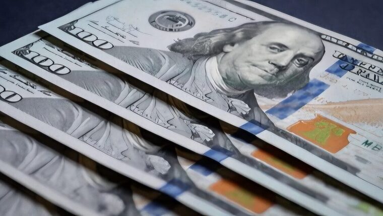 Cae el precio del dólar hoy en Cuba y el euro se acerca a los 400 pesos