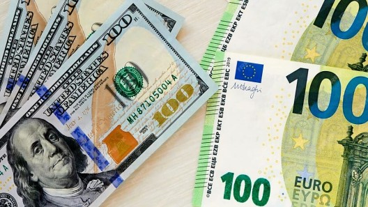Dólar y euro mantienen presión alcista en el mercado informal cubano