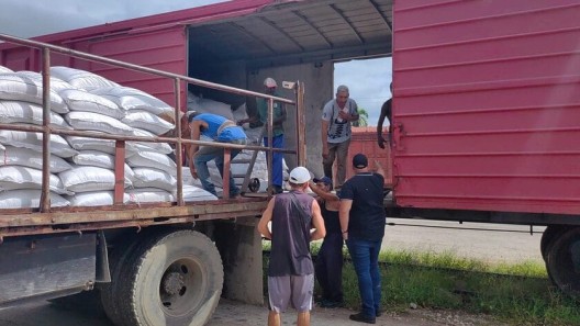 Reparten arroz en varias bodegas: esto es lo que están entregando y a quiénes toca