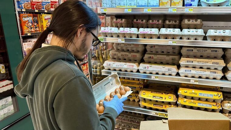 Se dispara la inflación en Estados Unidos al 2,7% debido a los aranceles y la política económica de Trump