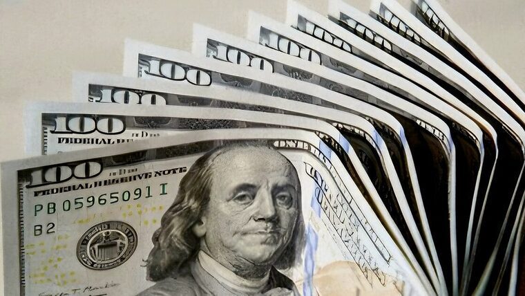 Tasa de cambio del mercado informal marca precios récord hoy en Cuba
