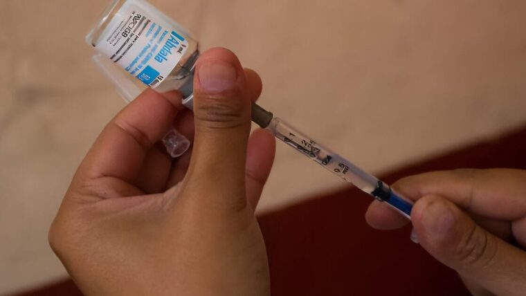 Cuba volverá a vacunar contra el coronavirus ante nuevas variantes de COVID