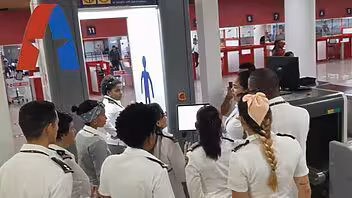 aduana cuba oficina carga viajeros