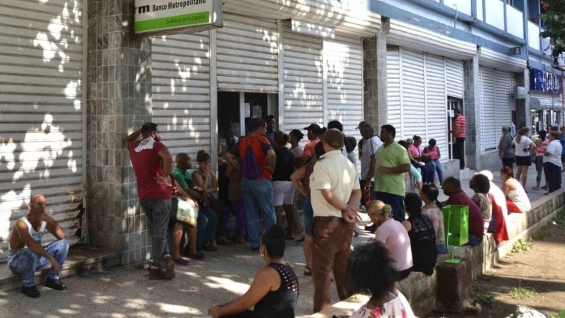 caos dinero cajeros cuba