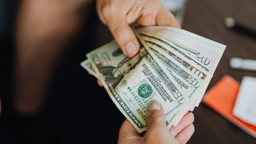 Precio del dólar y otras divisas en Cuba hoy: mercado informal y tasas oficiales