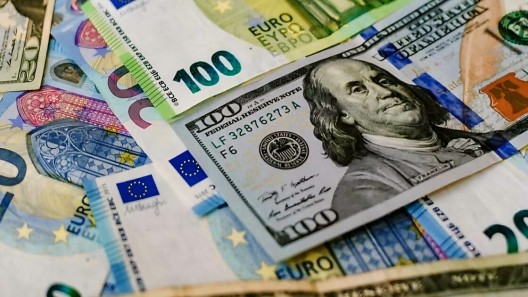 El dólar marca nuevo récord en Cuba: 455 pesos cubanos, tasas de cambio El Toque hoy