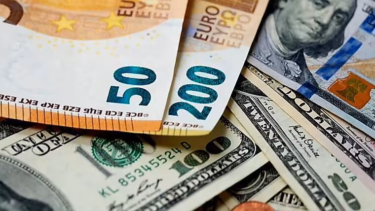 Mercado informal en Cuba: el euro implanta récord y arrastra al dólar