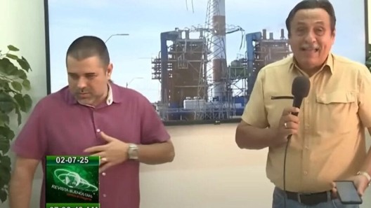 ¿Qué le pasó a Lázaro Guerra? El funcionario cubano sufrió un percance en vivo y ya hay parte oficial