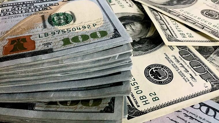 No bajan ni para coger impulso: Precio del dólar y el euro siguen al alza en Cuba hoy