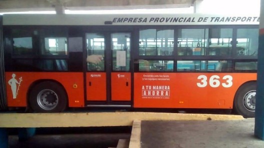 Ataque vandálico contra ómnibus en Cuba desata indignación en redes sociales
