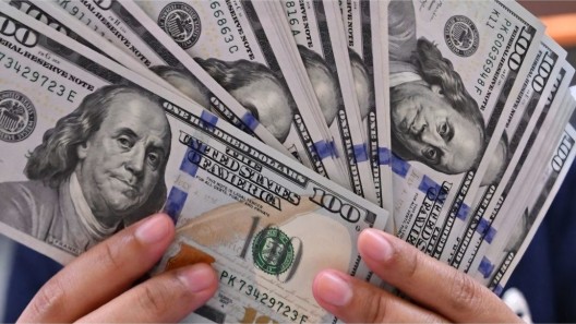 Precio del dólar y el euro mantienen valores récord en el mercado informal cubano: Tasas de cambio hoy en Cuba