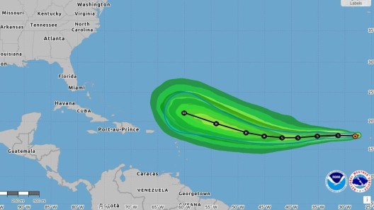 Tormenta tropical Erin avanza por el Atlántico con potencial de convertirse en huracán