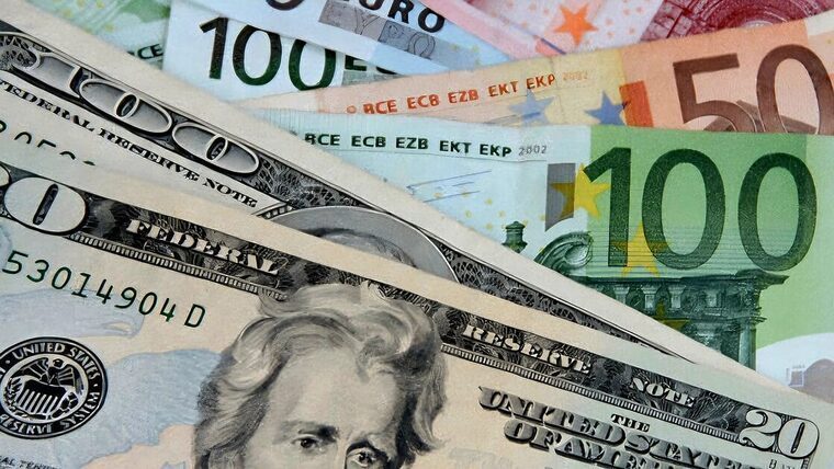 ¿Cuestión de tiempo que el dólar llegue a los 400 pesos? Así está la tasa de cambio informal hoy en Cuba