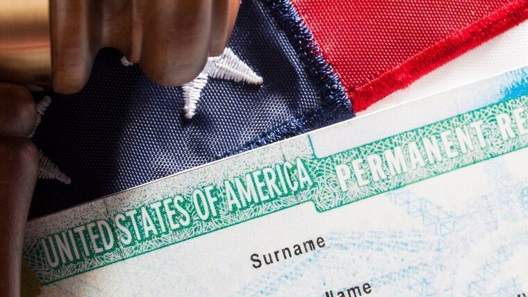 cubanos uscis ley ajuste