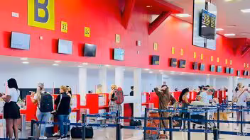 Encuesta de Cubadebate muestra que los cubanos priorizan los trámites migratorios