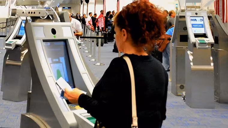 Alertan que sin este documento tendrás dificultades en el Aeropuerto Internacional de Miami