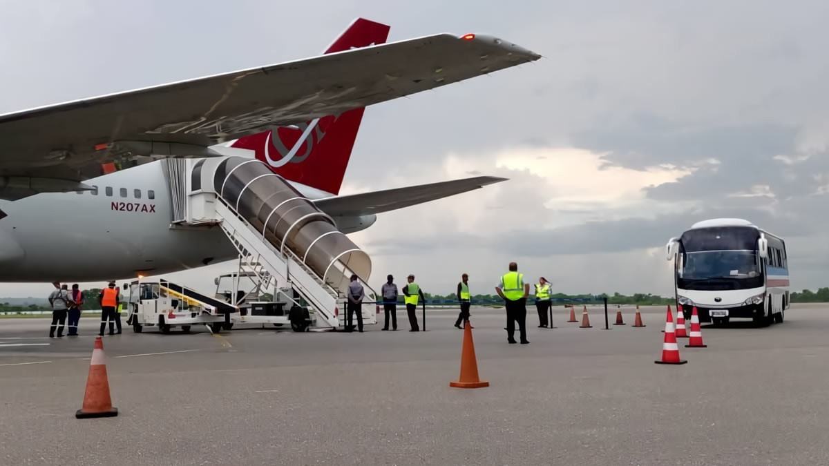 Estados Unidos devuelve a Cuba a 127 migrantes irregulares en un nuevo vuelo de repatriación
