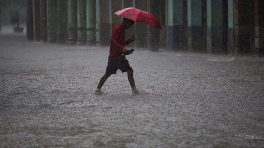 Lluvias y tormentas marcarán el tiempo de hoy en el occidente de Cuba