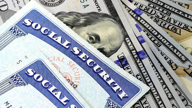 ¿Quiénes recibirán pagos de hasta 1,450 dólares en octubre por el SSI?