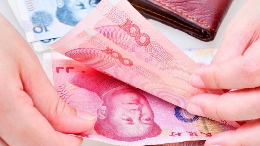 ¿Más yuanes y menos dólares? Cuba anuncia cambios tras negociaciones con China