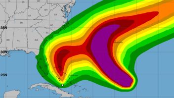 Depresión tropical Nueve avanza hacia el norte con riesgo de convertirse en tormenta