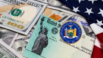 Millones en Estados Unidos recibirán cheques de estímulo de hasta 400 dólares por inflación