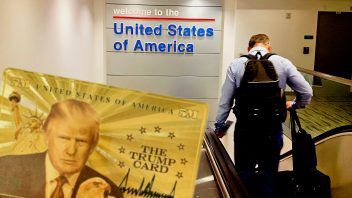 Estados Unidos: Ya está disponible la nueva green card dorada de Donald Trump