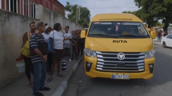 Nuevos microbuses en Santiago de Cuba: alivio parcial para el transporte público
