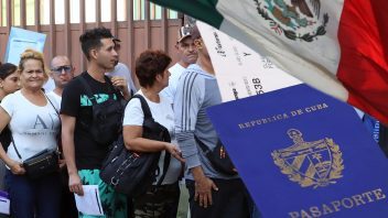 Sí, México está regularizando a un gran número de migrantes cubanos